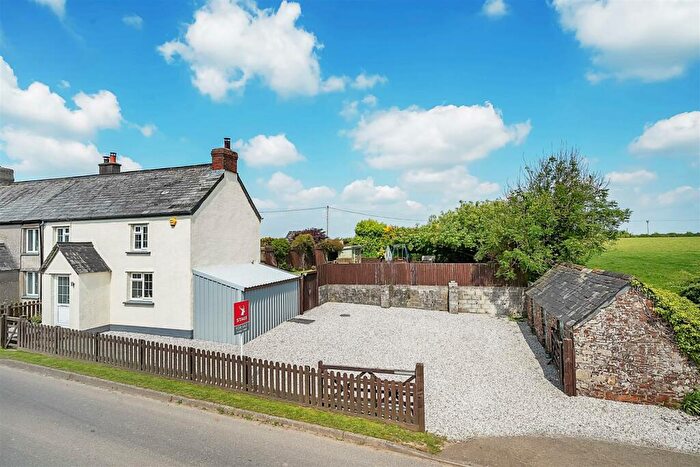 3 Bedroom Semi-Detached House For Sale In Boyton, Launceston, PL15