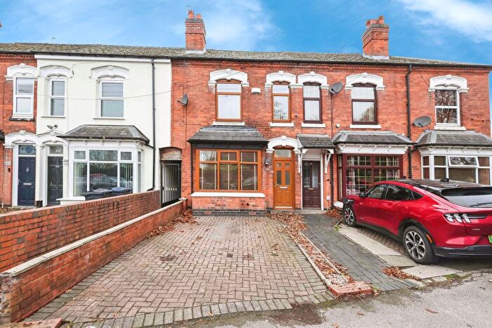 3 Bedroom Semi Detached House For Sale In Yardley Road, Yardley, Birmingham, B25