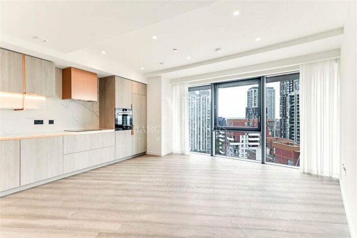 2 Bedroom Apartment To Rent In The Aspen, Marsh Wall, London, E14