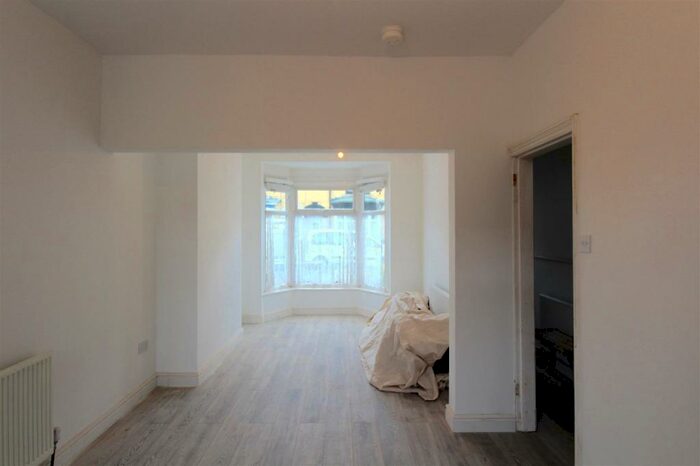 3 Bedroom House To Rent In Ventnor Street, Hull, HU5