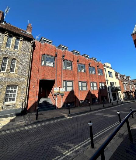 2 Bedroom Flat To Rent In St. Clement Street, Winchester, SO23