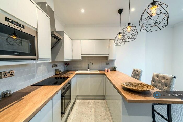 2 Bedroom Flat To Rent In Stanstead Road, London, SE23