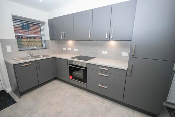 2 Bedroom End Of Terrace House To Rent In Oxford Street, Rugby, CV21