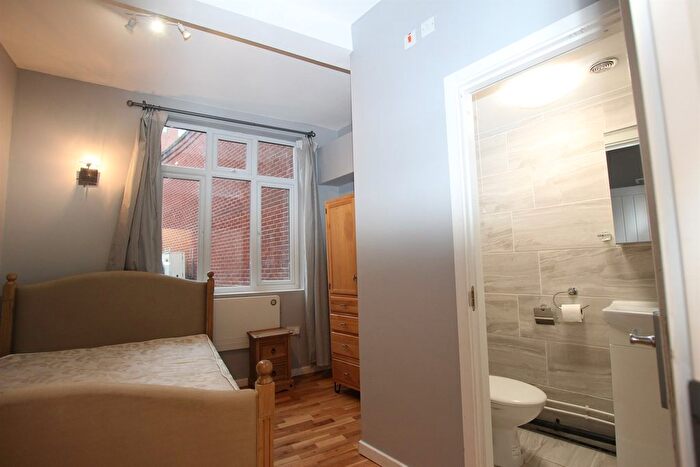 1 Bedroom Flat To Rent In Long Row, Nottingham, NG1