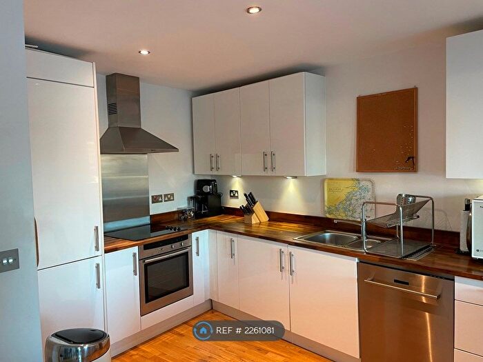 2 Bedroom Flat To Rent In Alscot Road, London, SE1