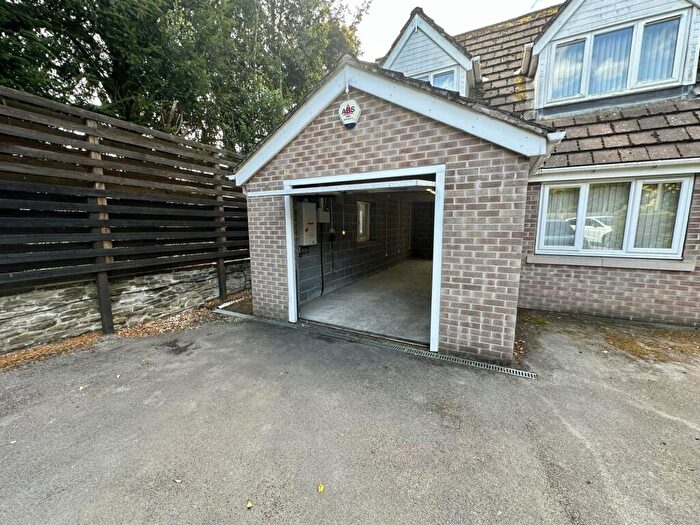 Garage / Parking To Rent In Abbey Lane, Sheffield, S7