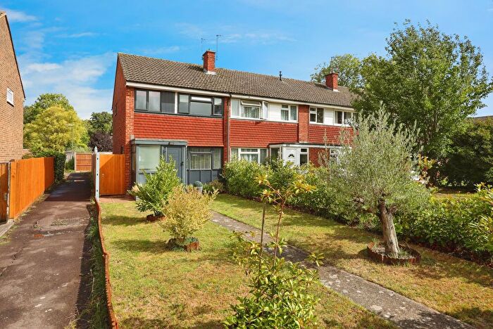 3 Bedroom End Of Terrace House For Sale In Grange Road, Guildford, Surrey, GU2