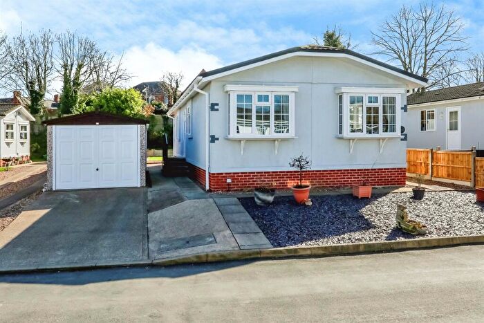 2 Bedroom Park Home For Sale In Newcastle Avenue, Worksop, S80