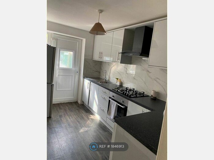 3 Bedroom Terraced House To Rent In Norwood Road, Huddersfield, HD2