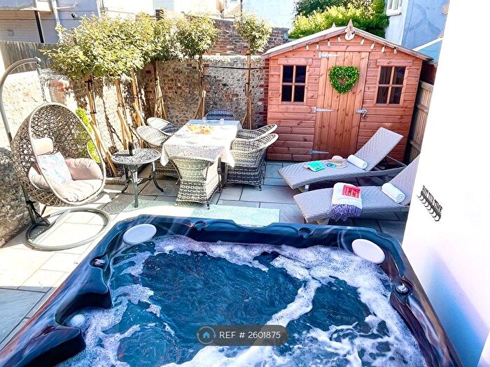 2 Bedroom Maisonette To Rent In West St, None, PO21