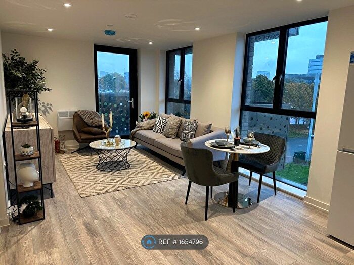 2 Bedroom Flat To Rent In Bevington Bush, Liverpool, L3