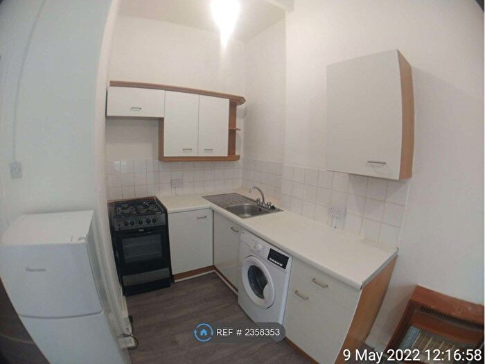 1 Bedroom Flat To Rent In Newlands Road, Glasgow, G44