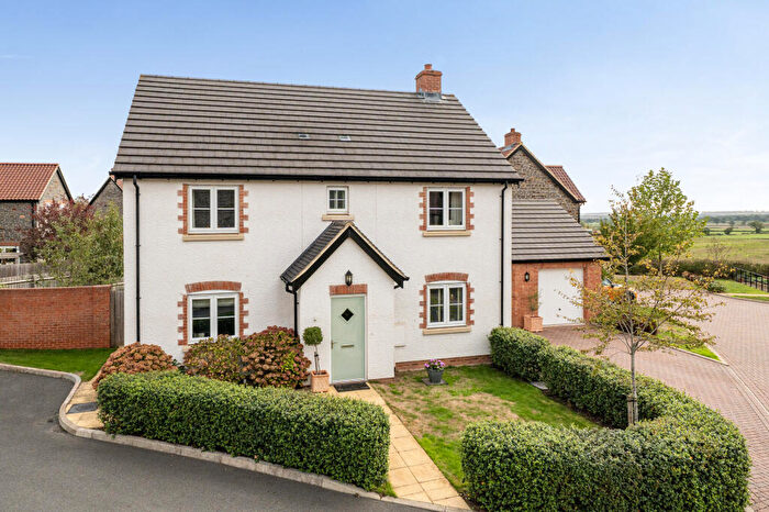 4 Bedroom Detached House For Sale In Walnut Field, Tytherington, GL12