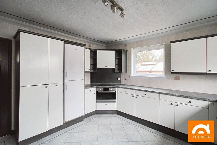 4 Bedroom Detached House For Sale In North Links, Leven, KY8