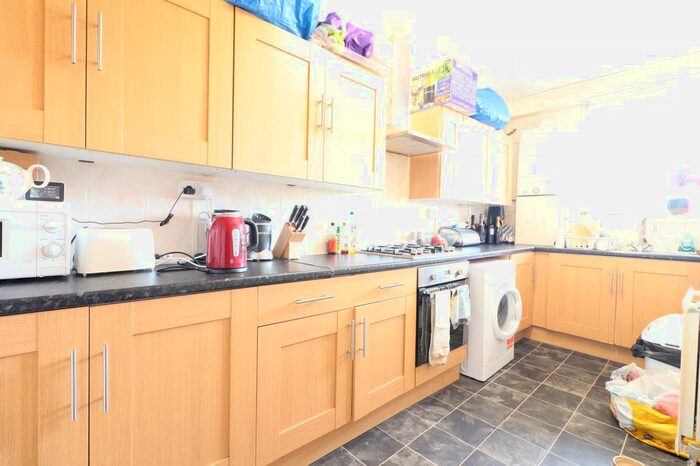 3 Bedroom Flat To Rent In Brookstone Court, Peckham Rye, London, SE15
