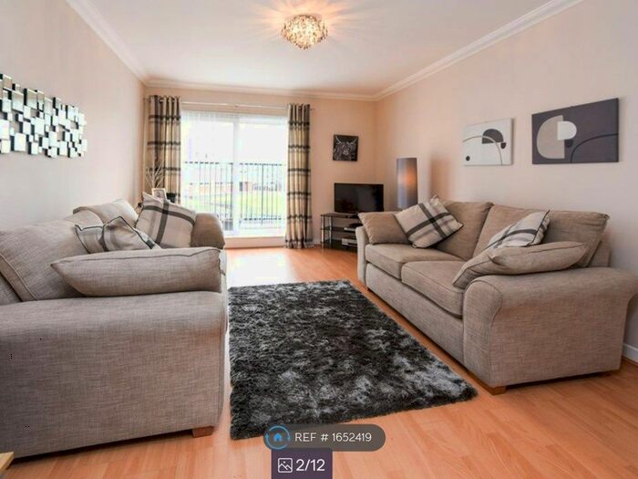 1 Bedroom Flat To Rent In Strathayr Place, Ayr, KA8