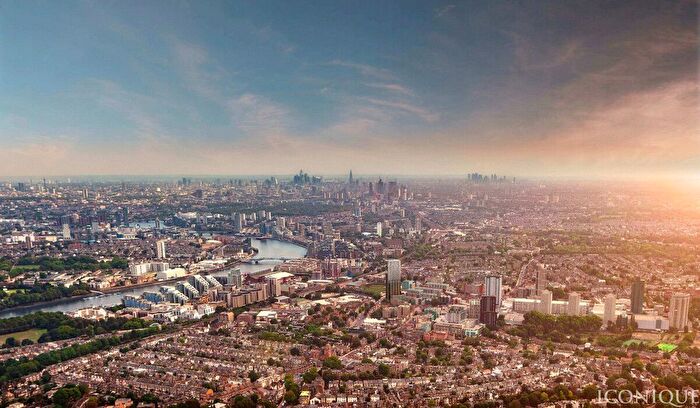 2 Bedroom Flat For Sale In Armoury Way, London, SW18