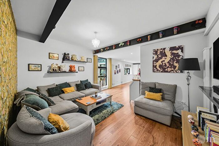 2 Bedroom Flat For Sale In Hallings Wharf Studios, Channelsea Road, London, E15