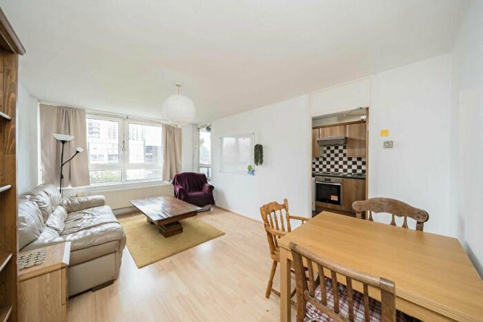 3 Bedroom Flat To Rent In De Beauvoir Estate, Islington, N1