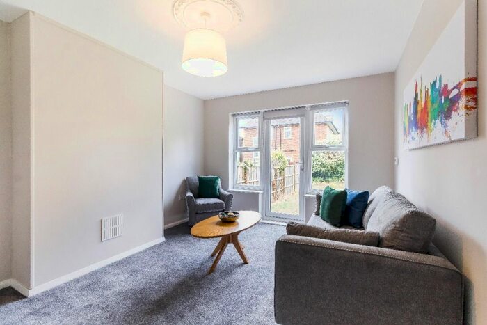 2 Bedroom Semi-Detached House To Rent In Hucknall Road, Sherwood, Nottingham, NG5