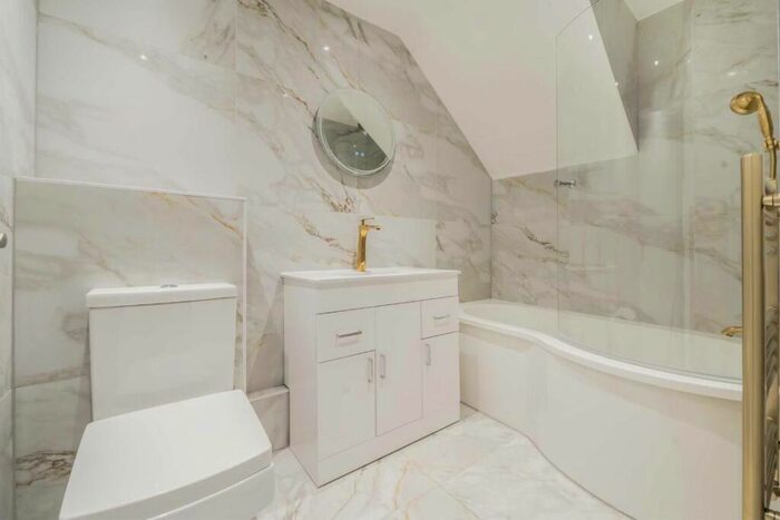 2 Bedroom Flat For Sale In Charlton Road, Harlesden, NW10