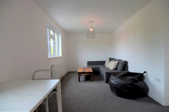 1 Bedroom Flat To Rent In Shirehall Estate, London, Hendon, NW4
