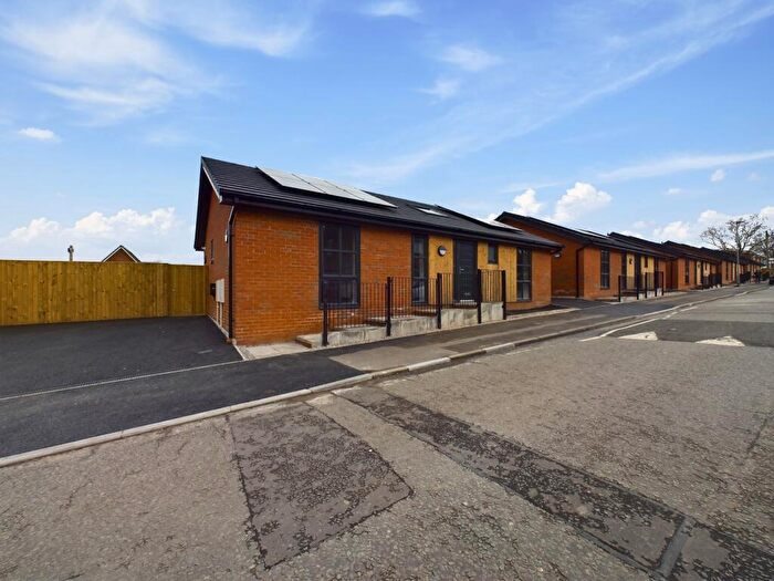 3 Bedroom Detached Bungalow For Sale In Elliott Street, Tyldesley, M29