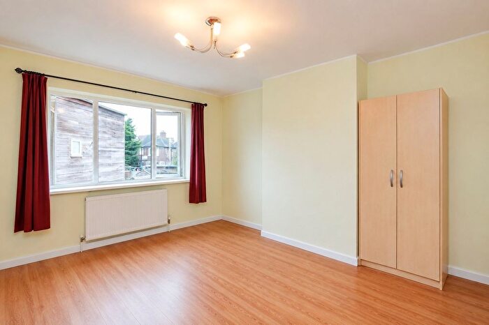 2 Bedroom Flat To Rent In Greenford Road, Greenford, UB6