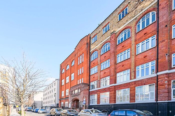 1 Bedroom Flat To Rent In Henriques Street, Aldgate, London, E1