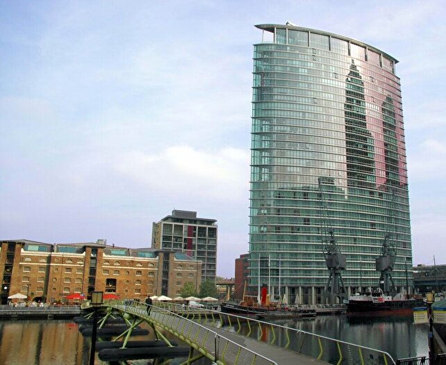 2 Bedroom Apartment To Rent In West India Quay, London, Hertsmere Road, Canary Wharf, E14