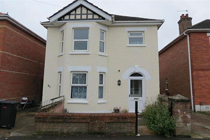 5 Bedroom House To Rent In Bedroom Detached House In Wallisdown, BH10