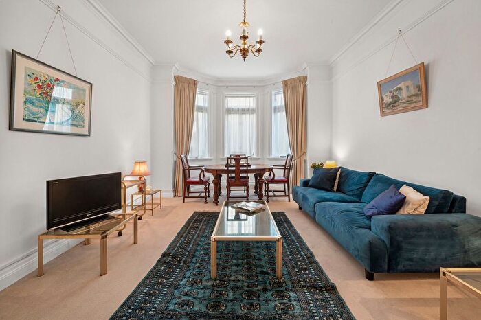 3 Bedroom Flat To Rent In Devonshire Mansions, Great Portland Street, W1W