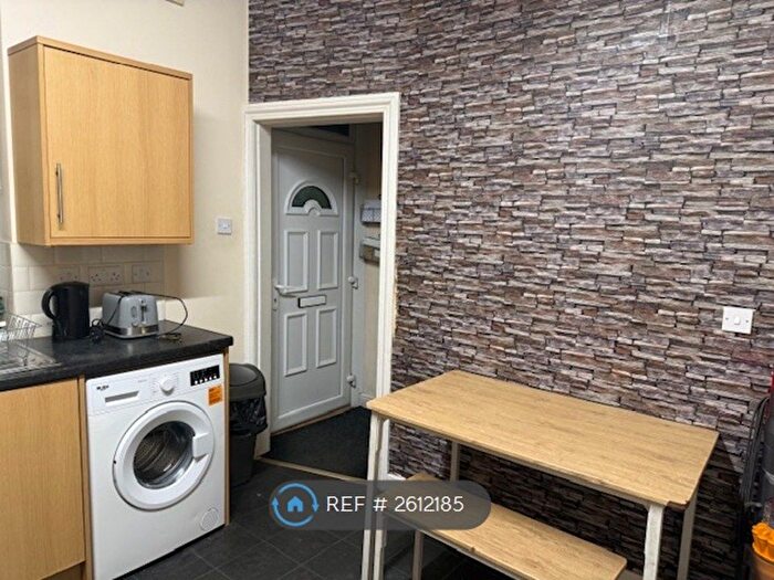 4 Bedroom Terraced House To Rent In Elmfield Terrace, Huddersfield, HD5