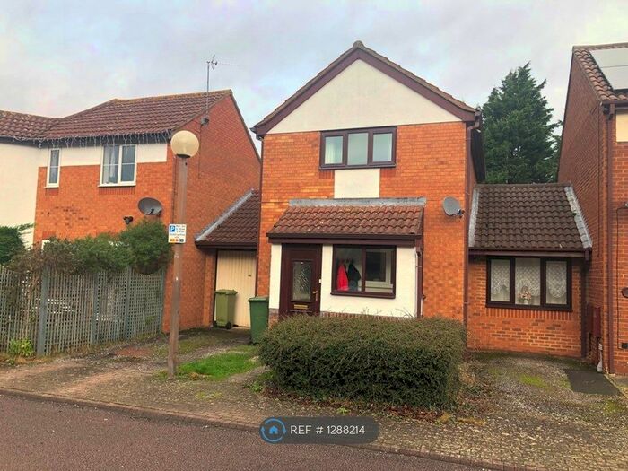2 Bedroom Semi-Detached House To Rent In Hoppers Meadow, Milton Keynes MK5