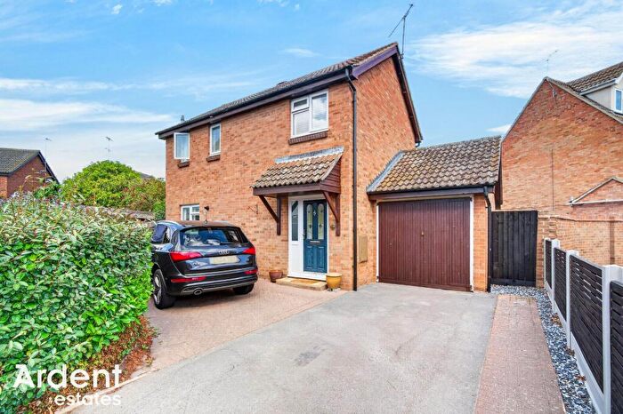 3 Bedroom Detached House For Sale In Ramsey Close, Heybridge, CM9