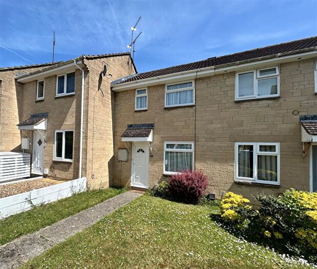 2 Bedroom Terraced House For Sale In Chamberlain Road, Chippenham, SN14