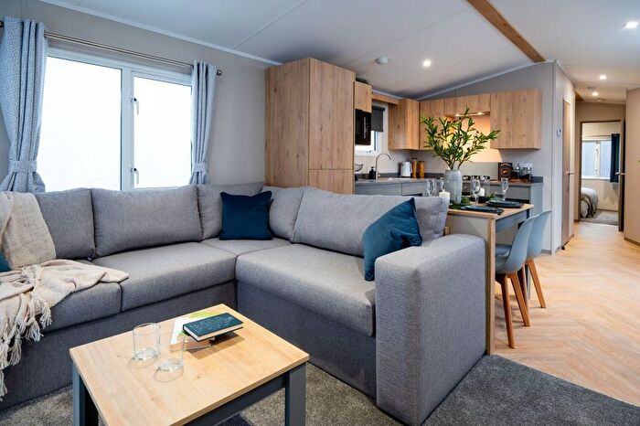 2 Bedroom Mobile/park Home For Sale In Kelso, TD5