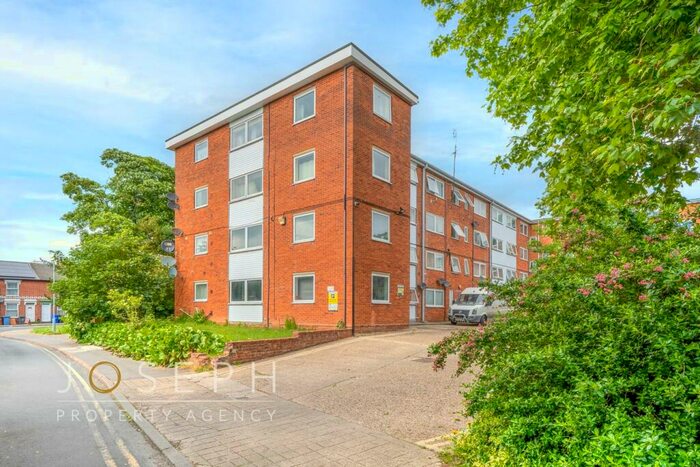 2 Bedroom Apartment To Rent In Chevallier Street, Ipswich, IP1