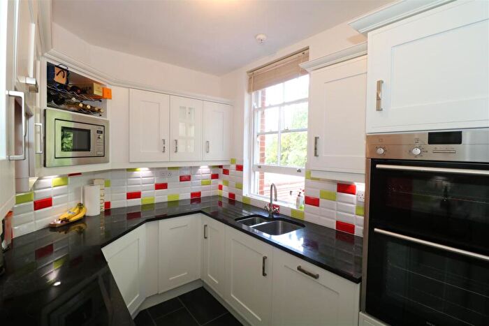 2 Bedroom Apartment To Rent In Fieldgate Lane, Kenilworth, CV8