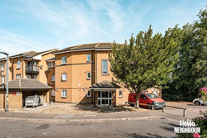 2 Bedroom Flat To Rent In Anchor Close, Barking, IG11