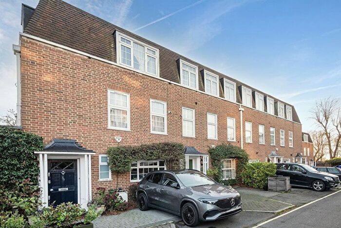 4 Bedroom Property To Rent In The Marlowes, St John's Wood, NW8