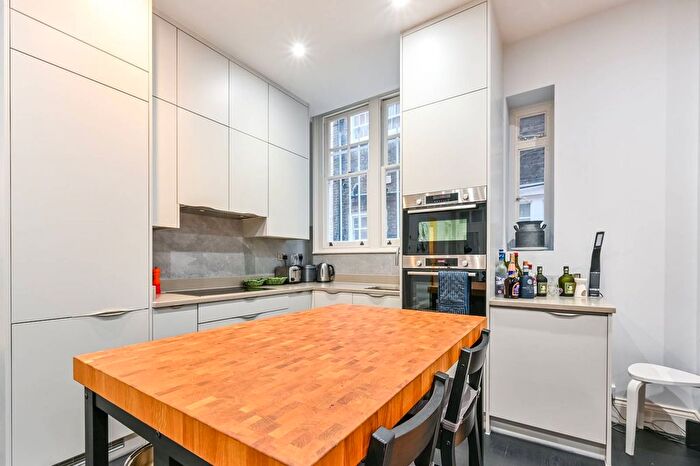 3 Bedroom Flat To Rent In Montagu Mansions, Marylebone, London, W1U