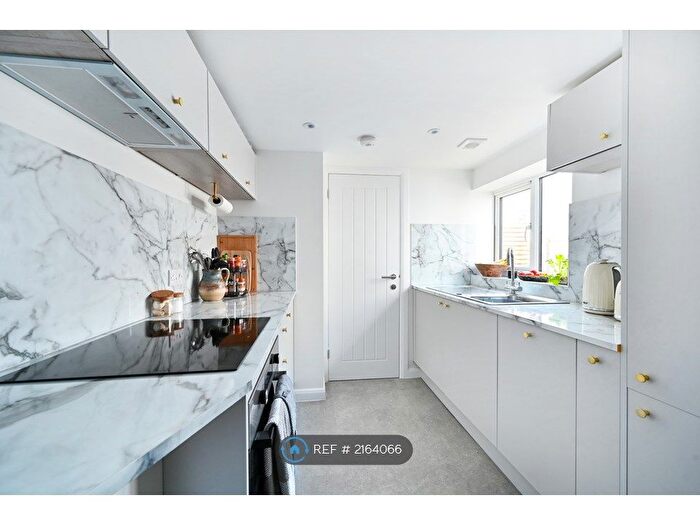 1 Bedroom Flat To Rent In St Leonards Road, Brighton, BN2