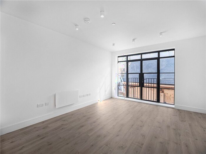 1 Bedroom Flat To Rent In Mitcham Lane, Streatham, SW16