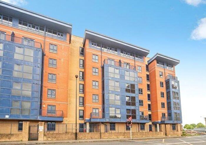 3 Bedroom Apartment For Sale In Flat Charter House, Canute Road, Southampton, SO14