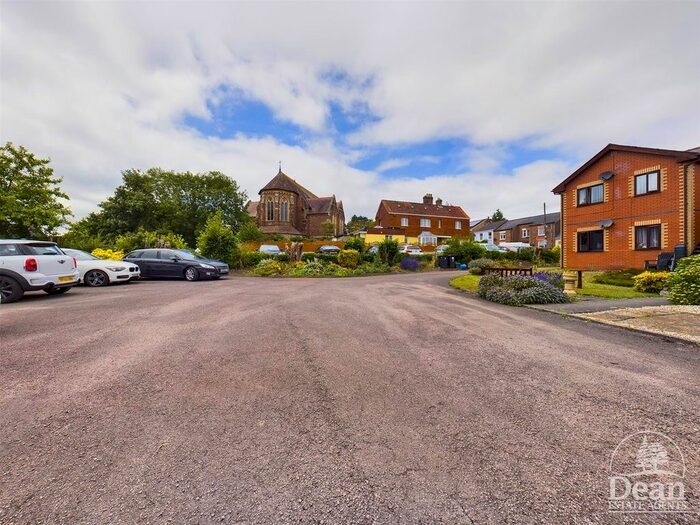 2 Bedroom Flat To Rent In Boxbush Road, Coleford, GL16
