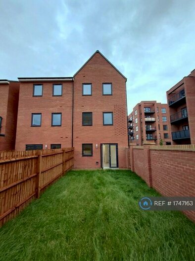 3 Bedroom Semi-Detached House To Rent In Hackbridge, Wallington, SM6