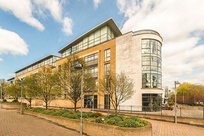 2 Bedroom Flat For Sale In Town Meadow, Brentford, TW8