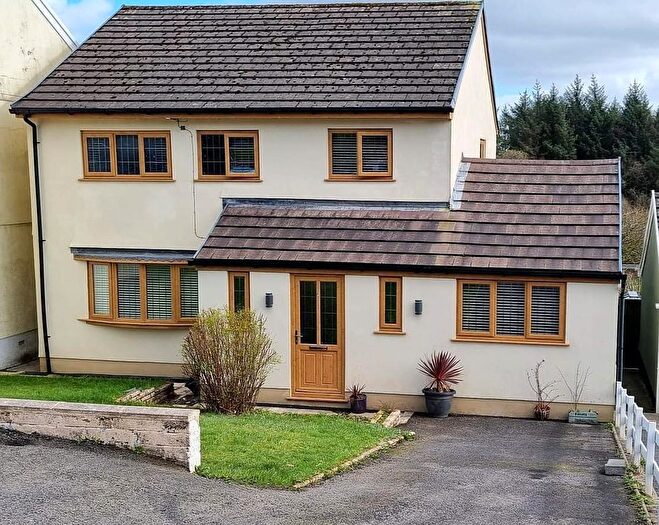 3 Bedroom Detached House For Sale In Heol Y Nant, Llannon, Llanelli, SA14