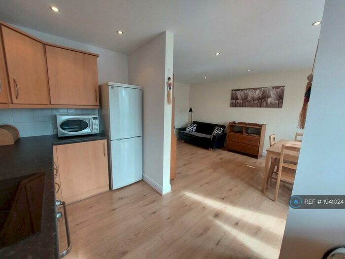 1 Bedroom Flat To Rent In Sixpenny Court, London, Barking, IG11